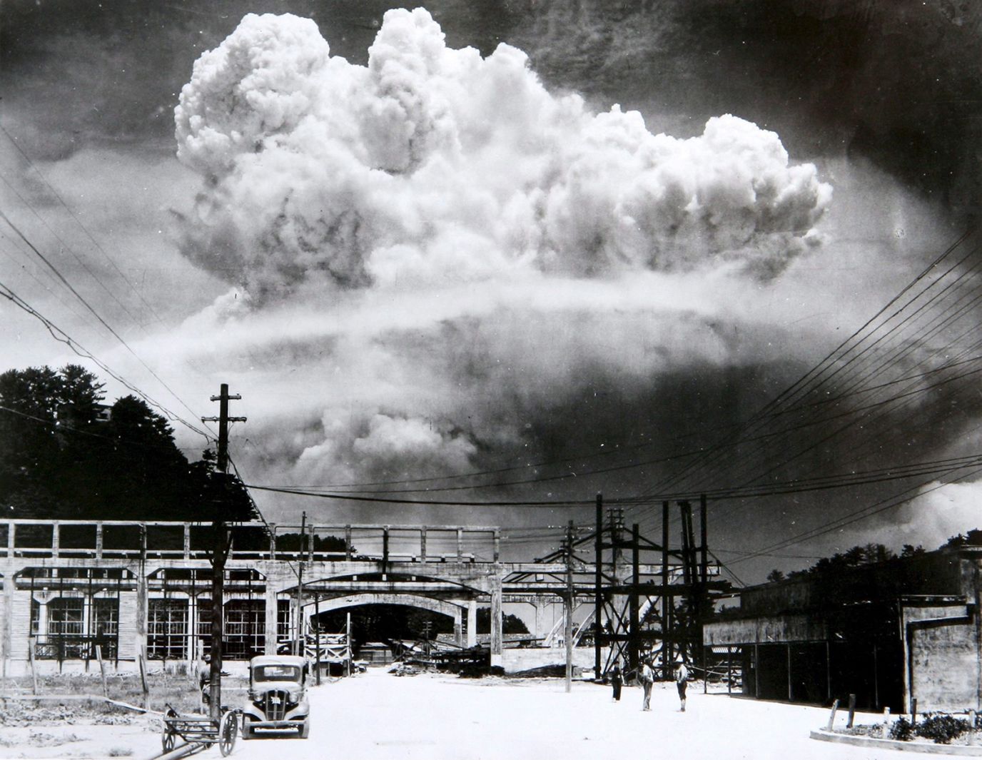 Je třeba, aby se neopakovaly události v Hirošimě a Nagasaki, na fotografii je atomový hřib nad Nagasaki (zdroj atomicarchive.com)