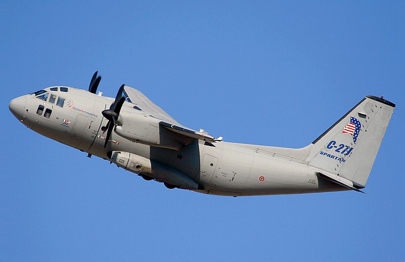 Vojenský dopravní letoun Alenia C-27J Spartan, který využívá motory Rolls-Royce AE 2100. Kredit: Konstantin von Wedelstaedt / Wikimedia Commons.