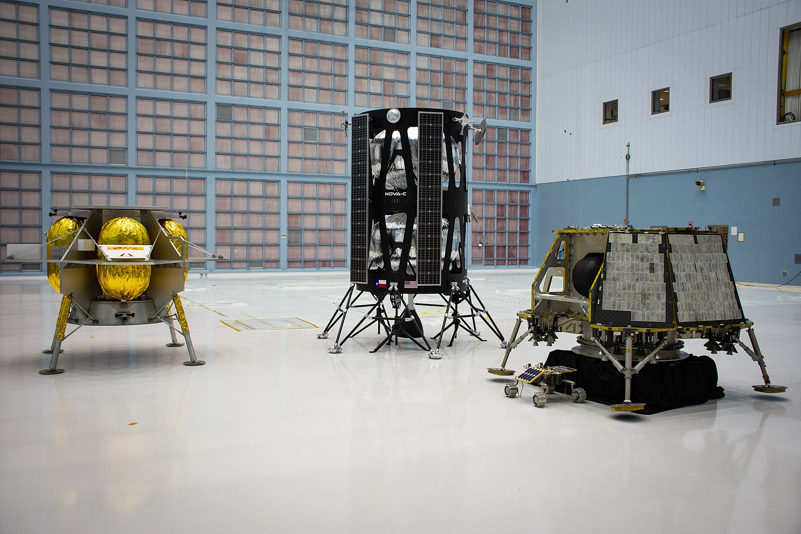 Tři schválené přistávací měsíční moduly soukromých firem (zdroj NASA).