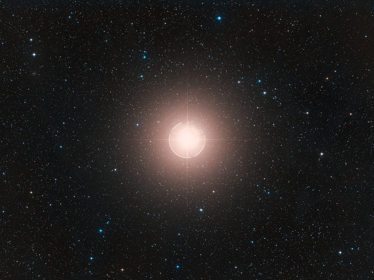 Betelgeuse v zářivějších časech (2010). Kredit: ESO/Digitized Sky Survey 2. / Davide De Martin.