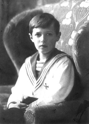 Alexej Nikolajevič Romanov. Nakoniec nezomrel na hemofíliu, ale bol zavraždený boľševikmi. Kredit: Wikimedia Commons, volné dílo.