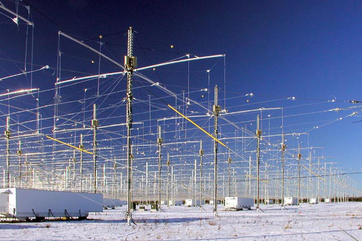 HAARP na zasněžené Aljašce. Kredit: HAARP / University of Alaska.