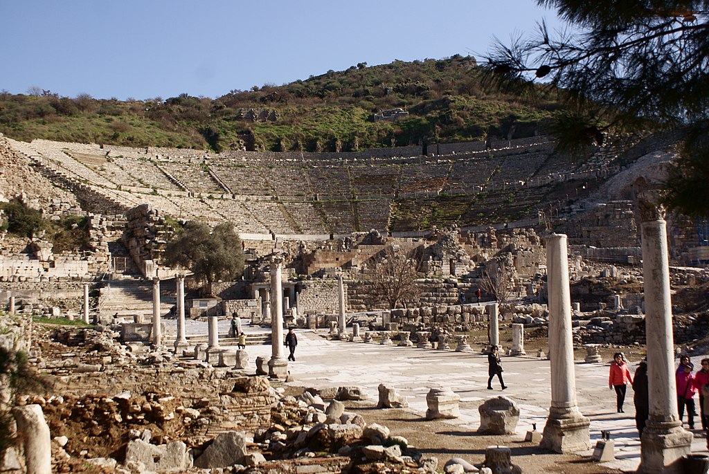 Římská přestavba řeckého divadla v Efesu. Kredit: Ya?mur Ayd?n, Wikimedia Commons. Licence CC 3.0.