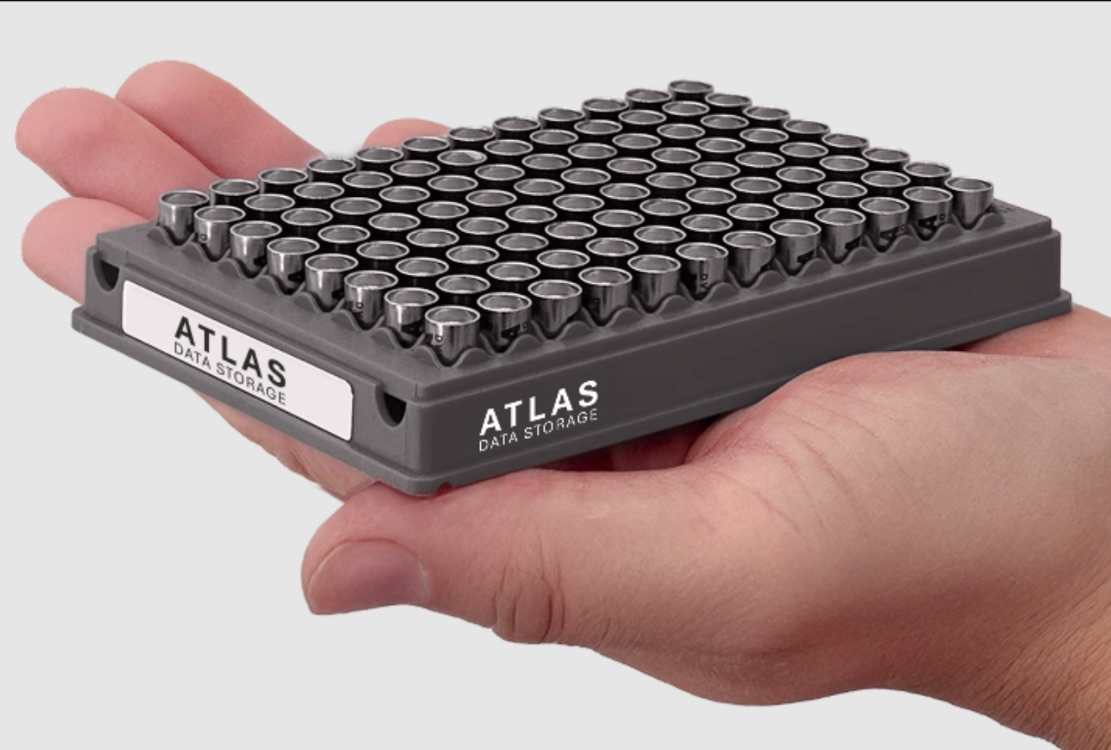 Úložiště dat v DNA. Kredit:Atlas Data Storage.