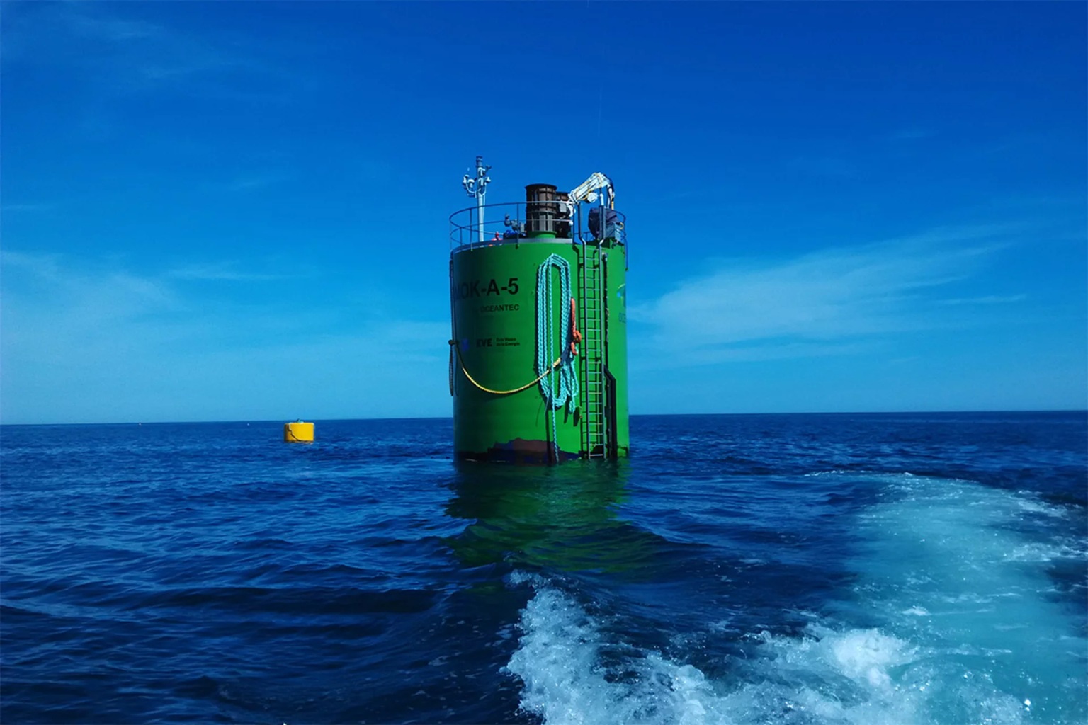 Vlnová energetika postupuje.   Kredit: IDOM (Oceantec).