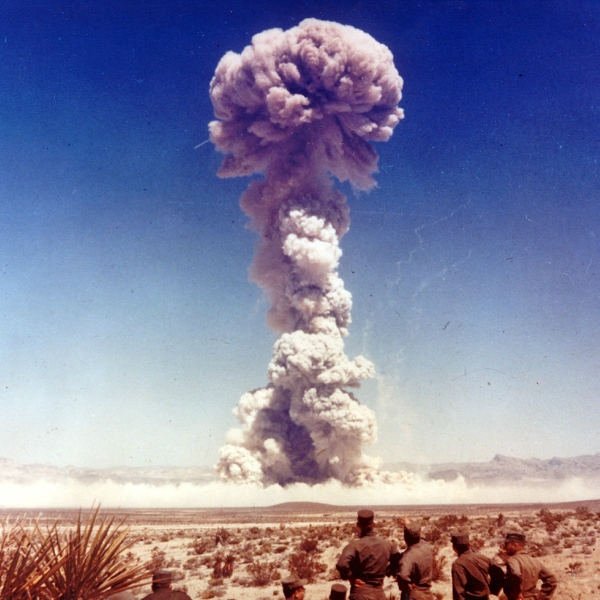 Jaderný test série Buster-Jangle (1951). Kredit: National Nuclear Security Administration.