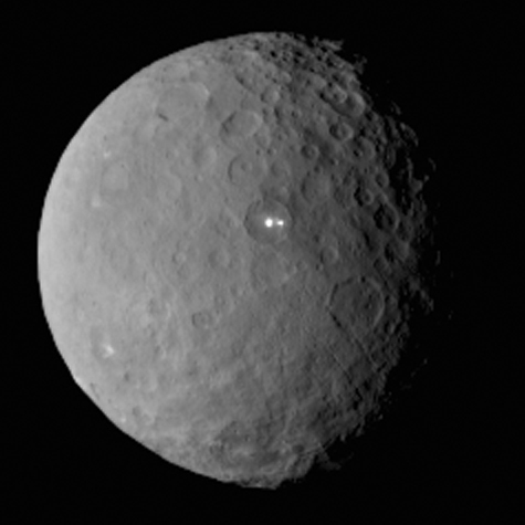 TrpasliÄŤĂ­ planeta Ceres. Kredit: NASA / JPL-Caltech / UCLA/ MPS / DLR / IDA.