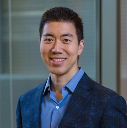David Liu je profesorem chemie na Harvardu a vedoucím kolektivu, který informuje o vylepšení techniky CRISPR: Pokud jsou CRISPR-Cas9 a další programovatelné nukleasy jako nůžky a základní editory tužkami, potom „prime editing“ je něco jako využití pr