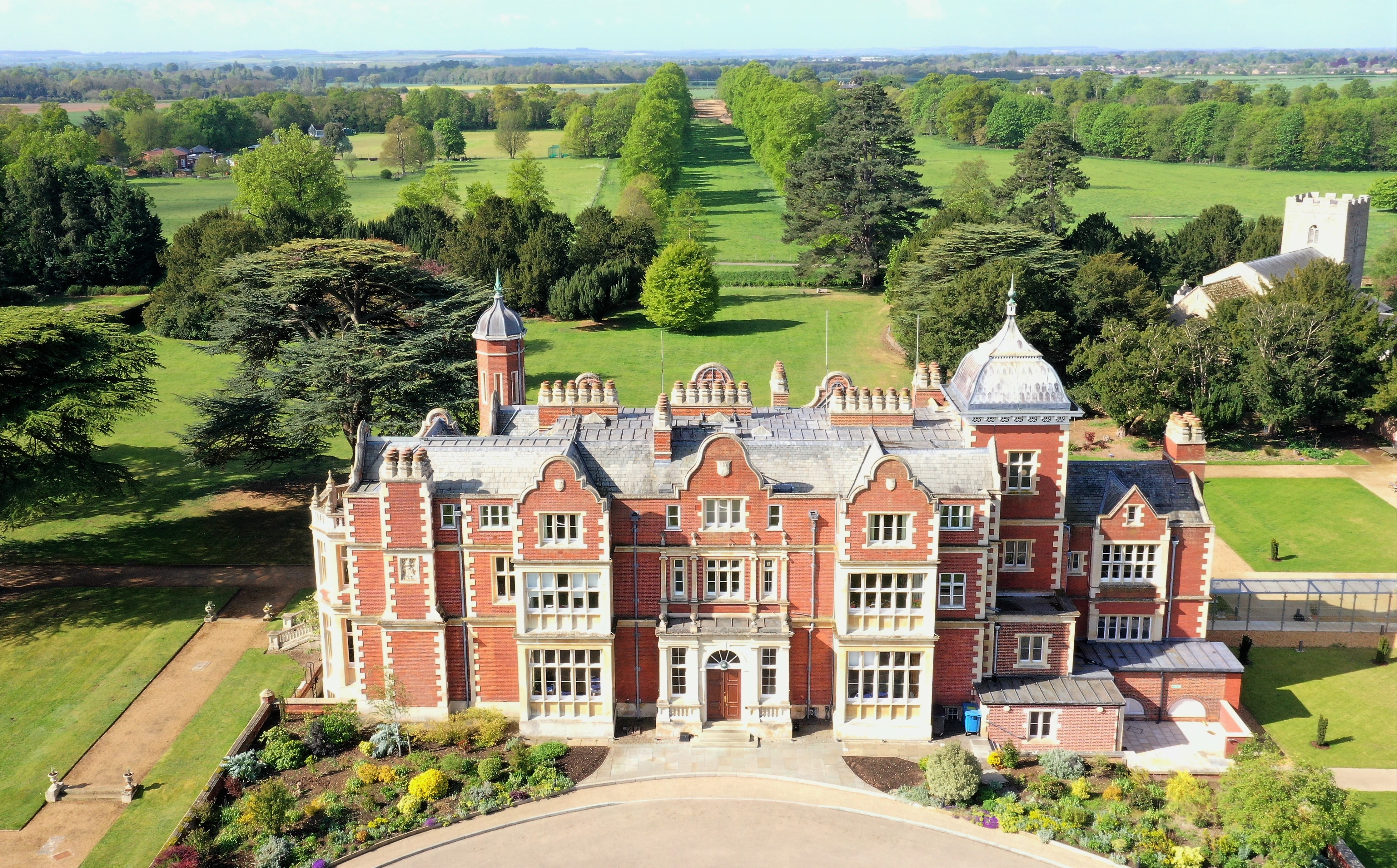 Babraham Institute, Cambridge. Ústav, kde vědci nejspíš přišli na způsob, jak seniorům vylepšit imunitu. Kredit: Babraham Institute.