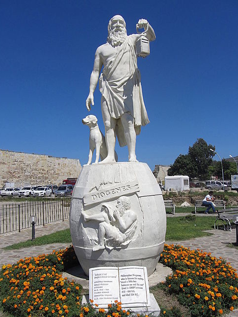 Diogenés v Sinopé, nyní v Turecku. Kredit: Michael F. Schönitzer, Wikimedia Commons.