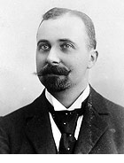 Felix Hoffmann, chemik firmy Bayer, často zmiňovaný jako objevitel aspirinu.