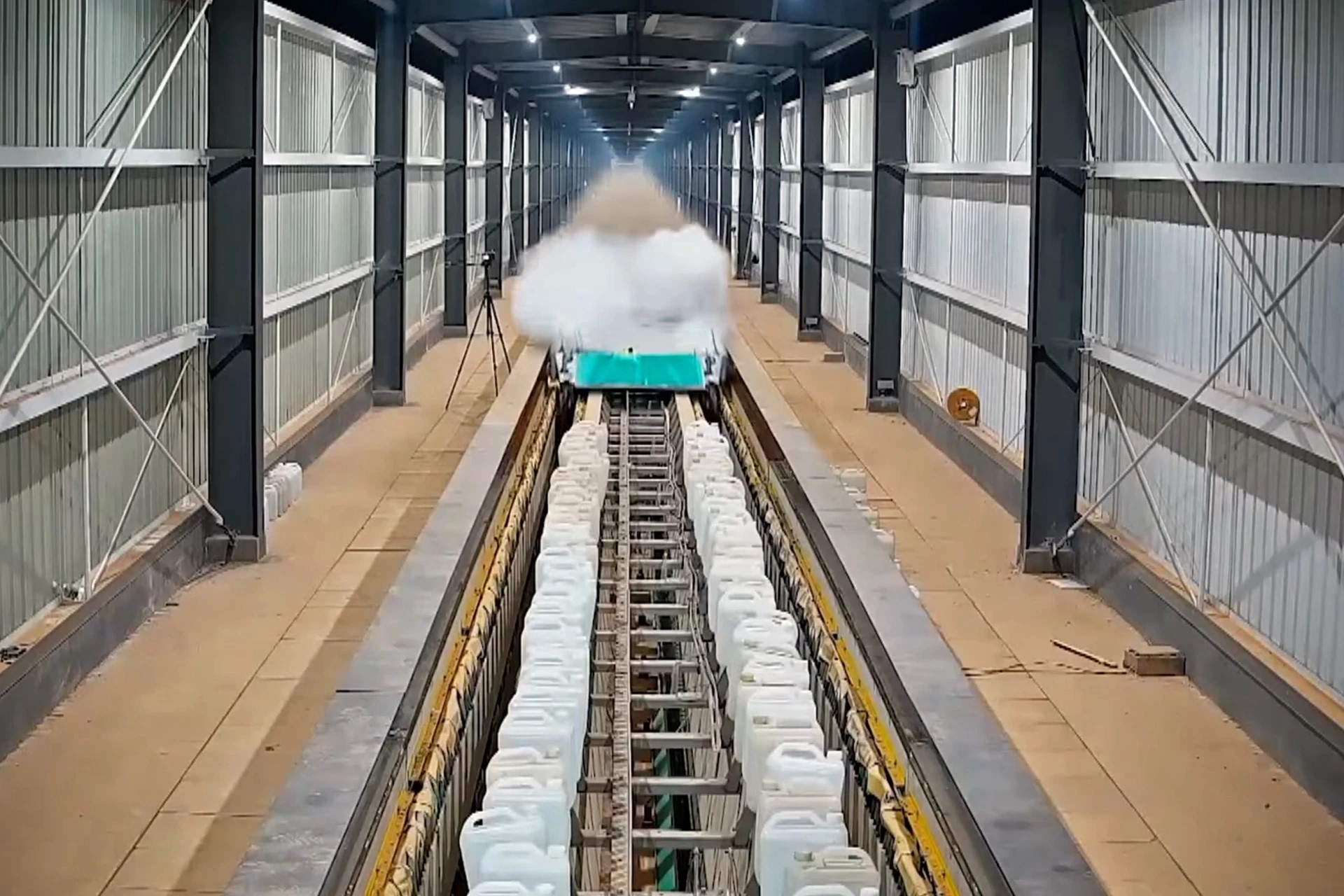 Brždění při rekordním experimentu. Kredit: CMG via CGTN.