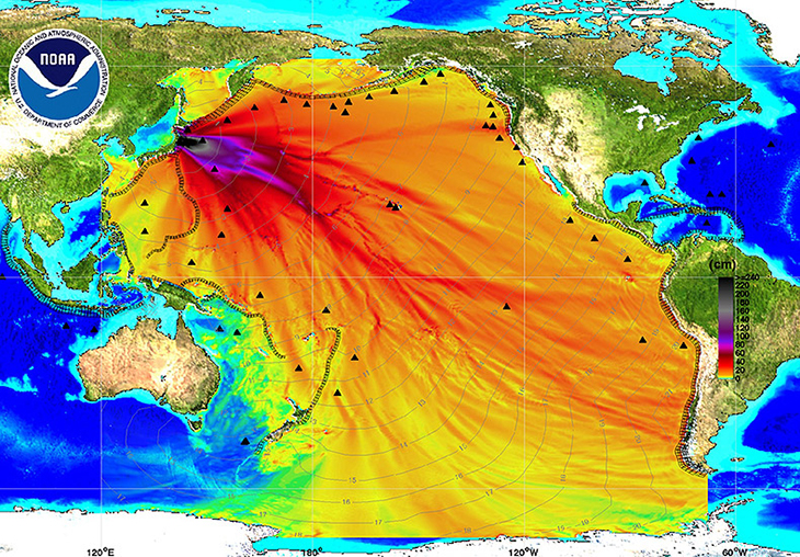 PrvnĂ­ obrĂˇzek ve skuteÄŤnosti ukazuje simulaci maximĂˇlnĂ­ amplitudy pĹ™i cunami (jasnĂ© je to uĹľ zÂ mÄ›Ĺ™Ă­tka, kterĂ© je vÂ centimetrech, coĹľ urÄŤitÄ› nenĂ­ jednotka radioaktivity.