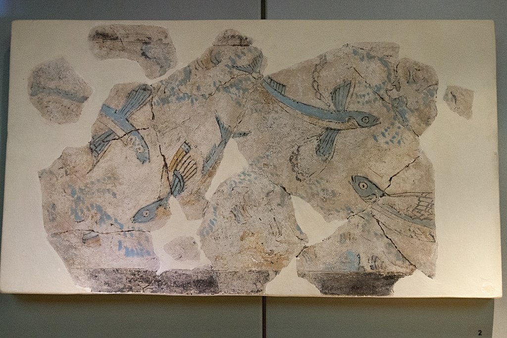 Létající ryby, fragment nástěnné malby. Fylakopi III/1. Národní archeologické muzeum v Athénách, 5844. Kredit: Zde, Wikimedia Commons.