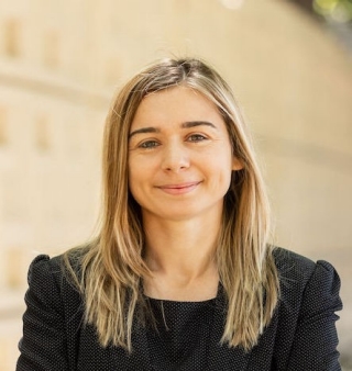 Michelle Griffinová. . Specialistka na plastickou a rekonstrukční chirurgii. Vítězka ceny Společnosti univerzitních chirurgů (SUS) a první autorka studie. Kredit:  Stanford University.