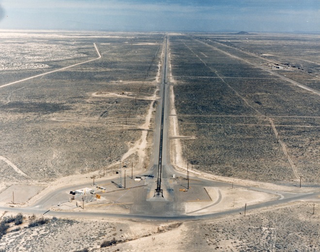 Holloman High Speed Test Track, Nové Mexiko. Kredit: US Air Force.