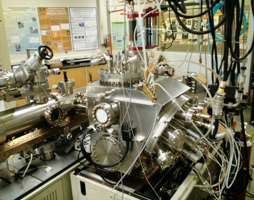 Zařízení na epitaxi z molekulárních svazků. Kredit: Durban Lab.