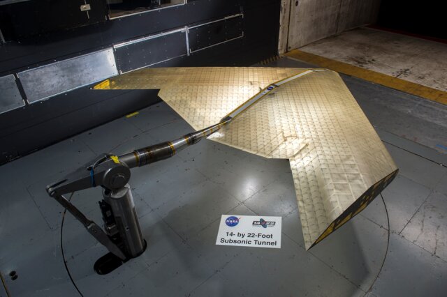 Rozměry prototypu byly voleny tak, aby se vešel do vysokorychlostního aerodynamického tunelu NASA ve výzkumném středisku Langley Research Center. Podle tvůrců se chovalo ještě lépe, než předpokládali. Kredit: Kenny Cheung, NASA Ames Research Center
