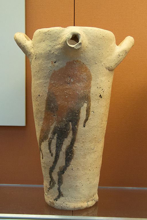 Pozdní kamarská keramika „se skrápěnou dekorací“, přímo z Kamarské jeskyně, 1700 až 1550 před n. l. Britské muzeum, GR 1938.11-19.1. (Časná stadia kamarského stylu jsem mimoděk ukázal už v předchozím článku, takže zbývá tenhle zajímavý dojezd.) Kredi