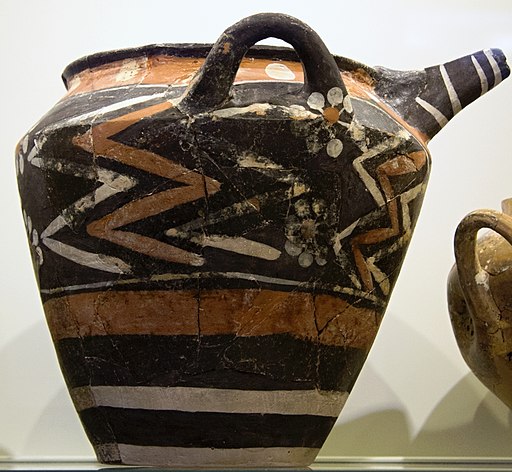 Kamarská keramika z Knóssu, asi 1800-1700 před n. l. Kredit: Zde, Wikimedia Commons.