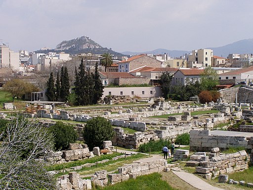 Kerameikos, blízko svaté brány panathénajských průvodů. Kredit: DerHexer, Wikimedia Commons.