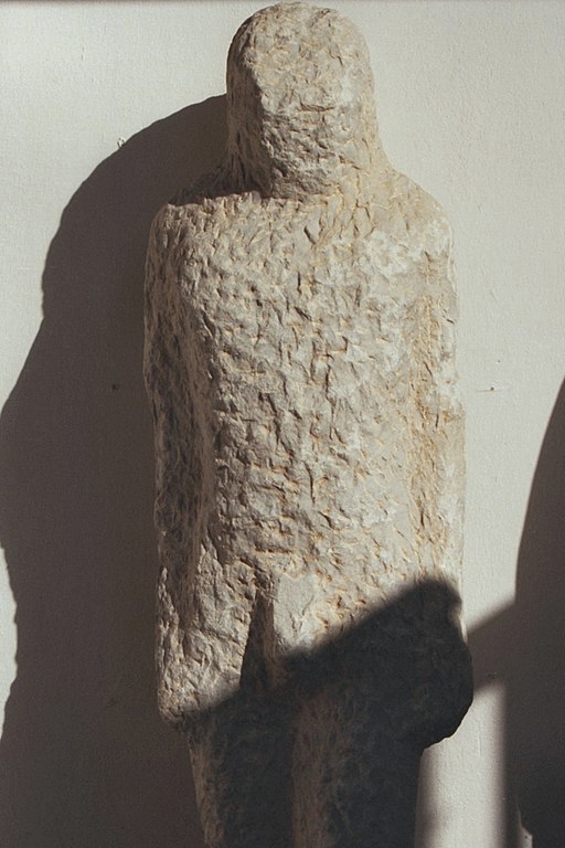 Polotovar pro mramorového kúra (skoro v životní velikosti), 6. století před n. l. Archeologické muzeum v Efesu. Kredit: Zde, Wikimedia Commons. Licence CC 3.0.