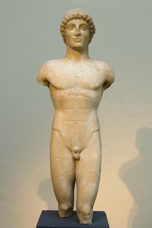 Kúros z ostrova Anafé (Anafi), 510 až 490 před n. l. Britské muzeum, GR 1864.2-20.1, BM Sculpture B47. Kredit: Zde, Wikimedia Commons. Licence CC 3.0.