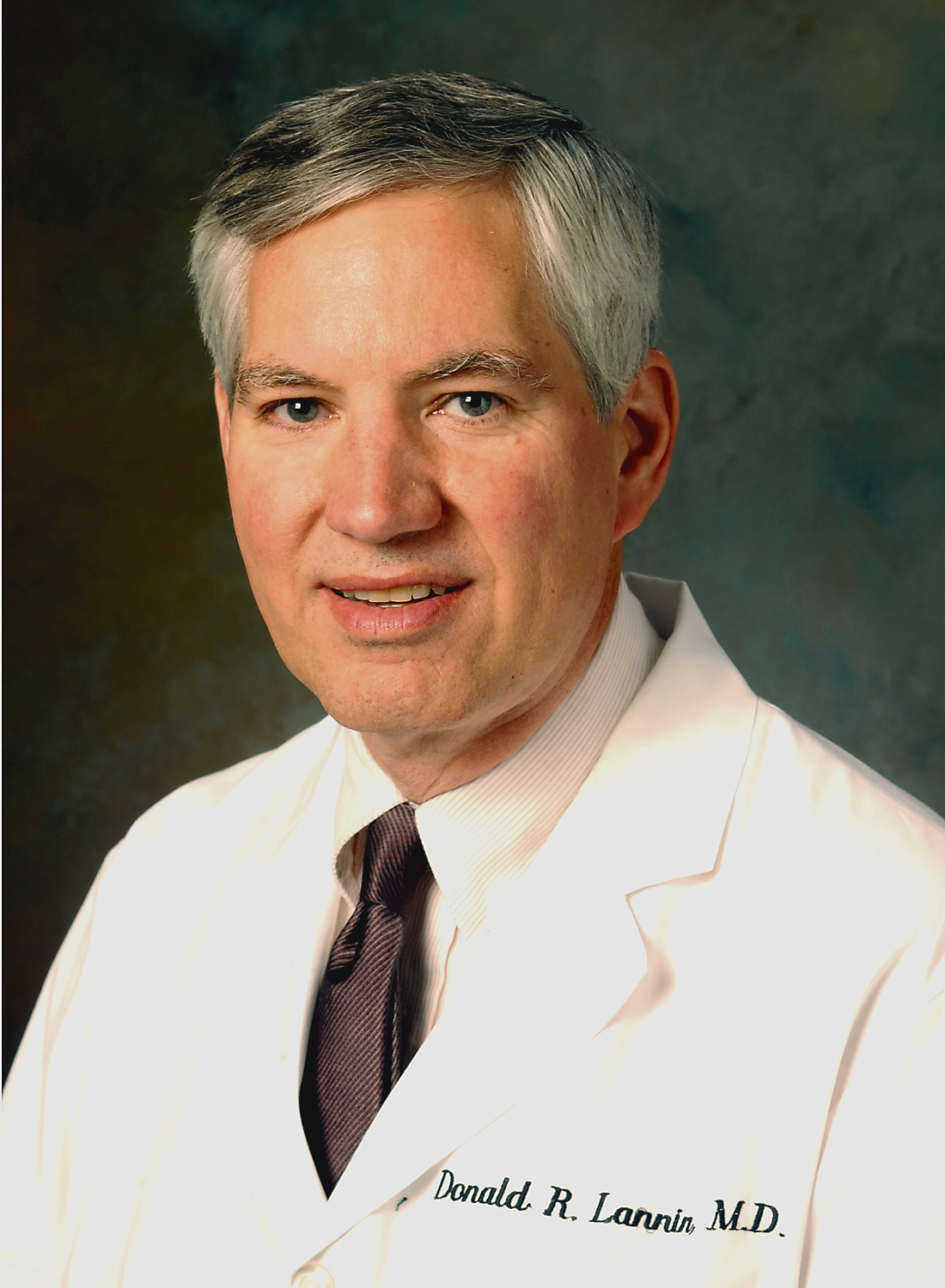 Donald R. Lannin, profesor chirurgie, onkolog, výkonný ředitel Yale Cancer Center:  „Jsou malé rakoviny prsu dobré, protože jsou malé nebo malé, protože jsou dobré?“