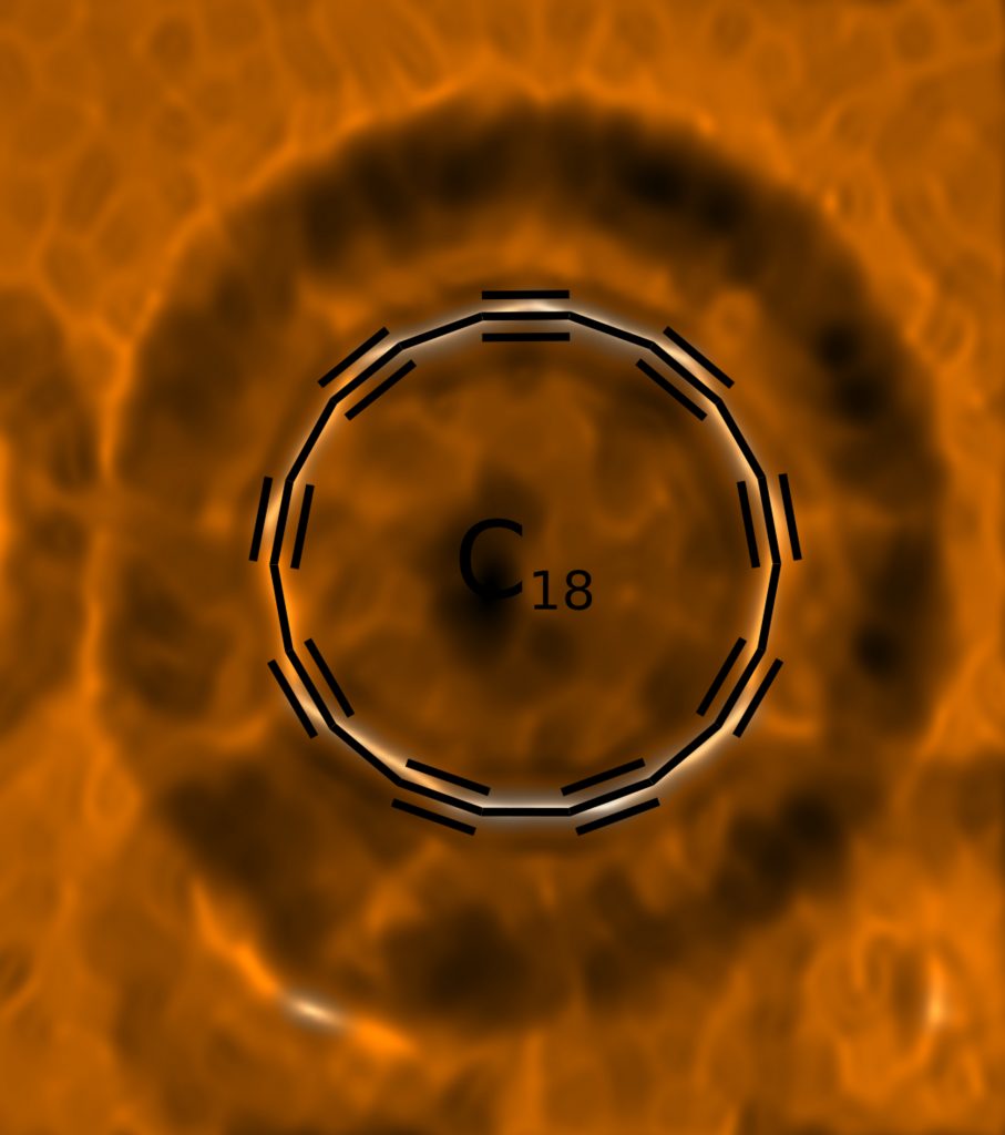 Prstenec z 18 atomů uhlíku. Kredit: Kaiser et al. (2019), Science.