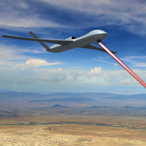UbrĂˇnĂ­ se drony antilaserovĂ˝m laserem? Kredit: General Atomics