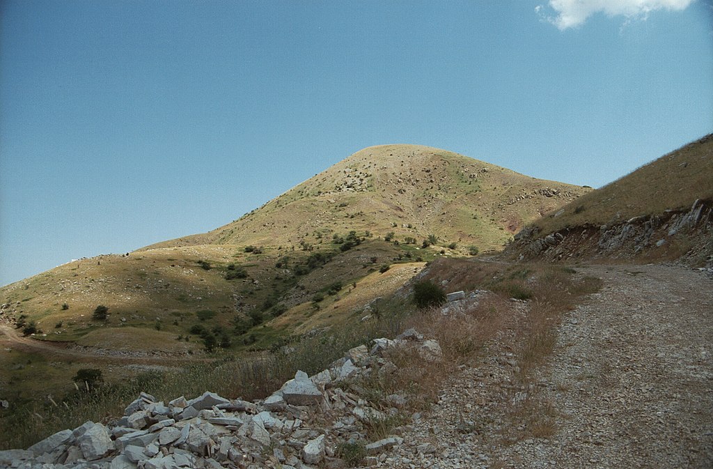 Hora Lykaion v Arkádii, 1421 m n. m. Kredit: Zde, Wikimedia Commons.