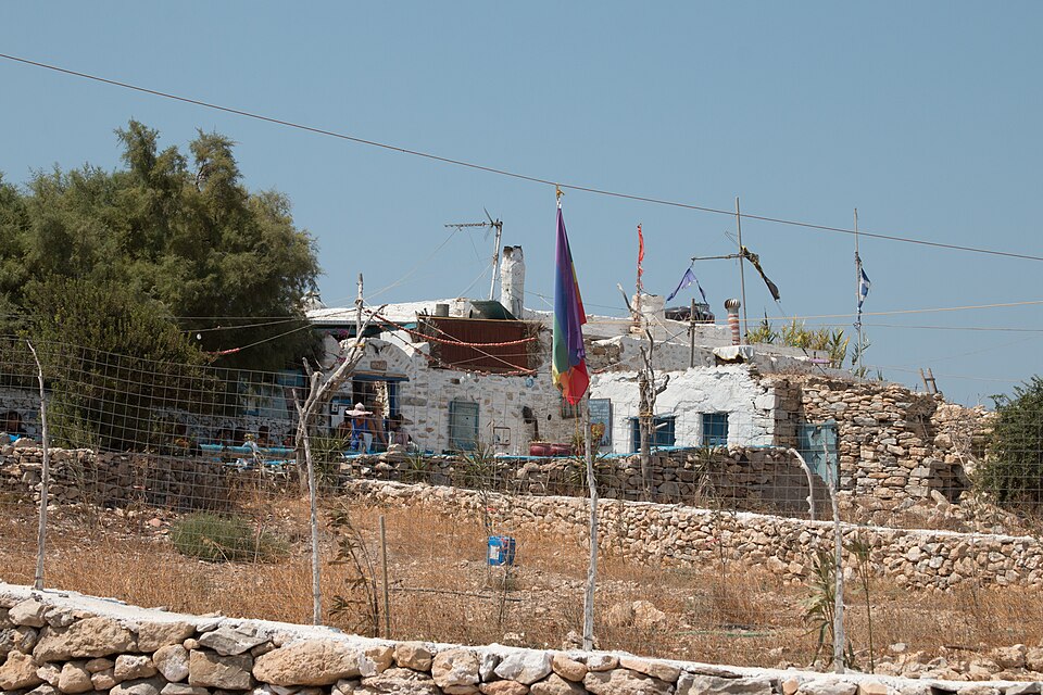 Proslulá hospoda na Kato Koufonisi. Kredit: Zde, Wikimedia Commons. Licence CC 4.0.