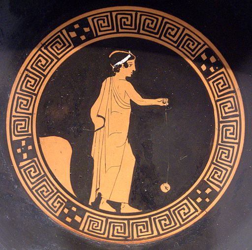 Kluk hraje jojo, 440 před n. l. Altes Museum Berlin. Kredit: Bibi Saint-Pol, Wikimedia Commons.