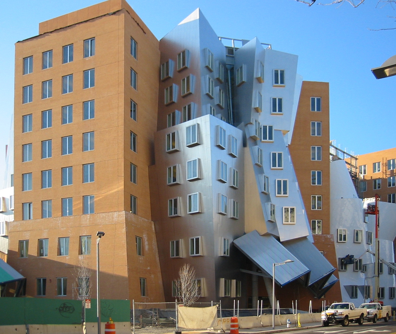 Na MIT je futuristický i Campus. Na obrázku je Ray a Maria Stata centrum. Za prohlídku stojí i další obrázky – zde. Foto: Tjeerd Wiersma