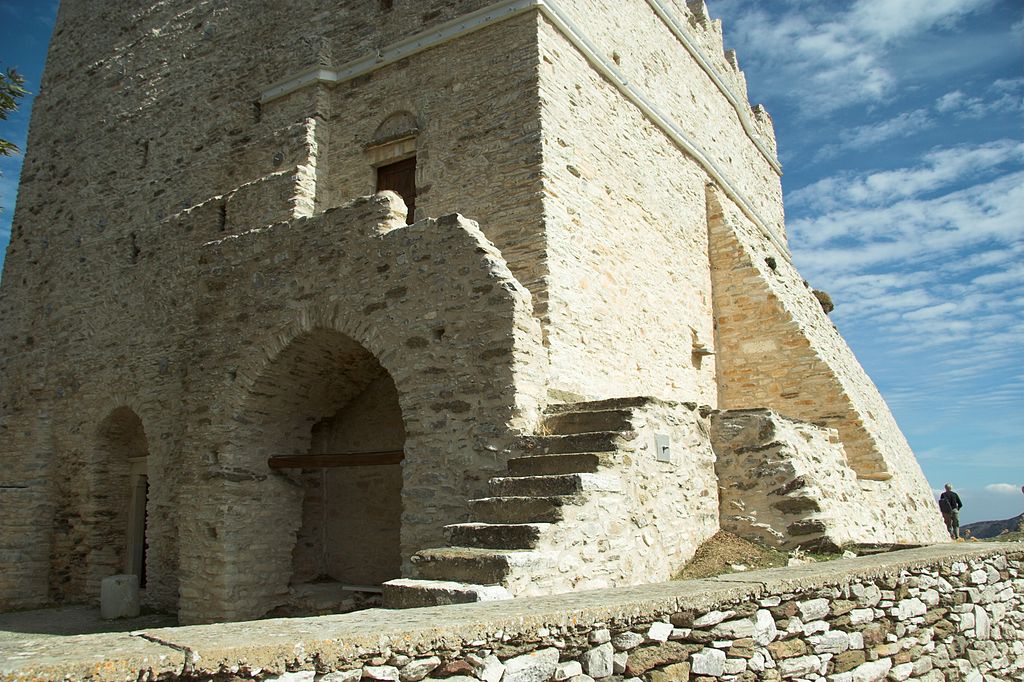 Vchod do kláštera. Kredit: Zde, Wikimedia Commons. Licence CC 4.0.