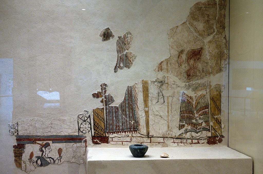 Freska z místnosti 31 na akropoli v Mykénách, 1250 před n. l. Archeologické muzeum v Mykénách, MM 385. Kredit: Zde, Wikimedia Commons. Licence CC 4.0.
