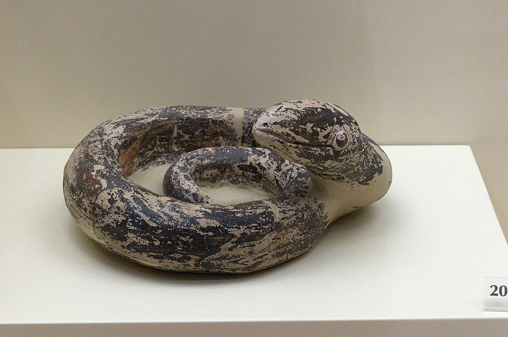 Had. Terakota z chrámové místnosti Mykénách, 1250-1180 před n. l. Archeologické muzeum v Mykénách, MM 284. Kredit: Zde, Wikimedia Commons. Licence CC 4.0.