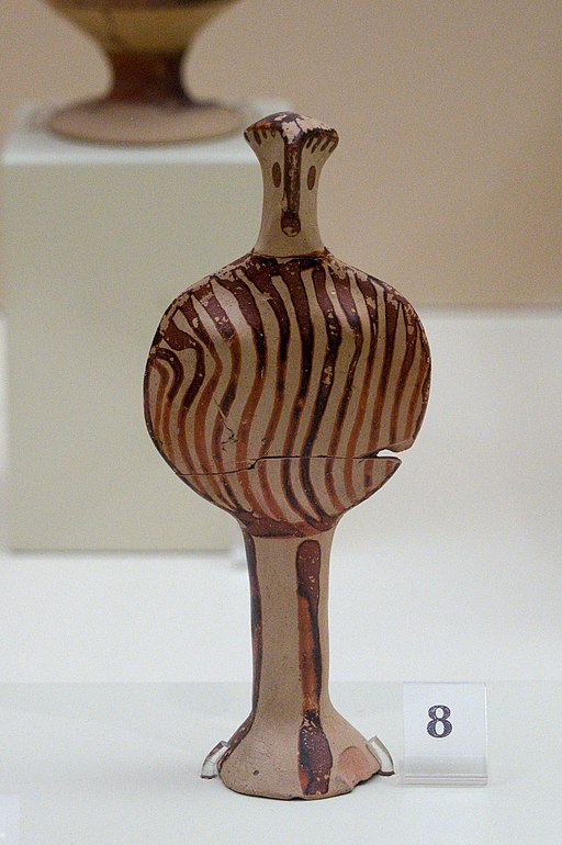 Ptačí bohyně typ Fí, 1350-1300 před n. l. Archeologické muzeum v Mykénách. Kredit: Zde, Wikimedia Commons. Licence CC 4.0.
