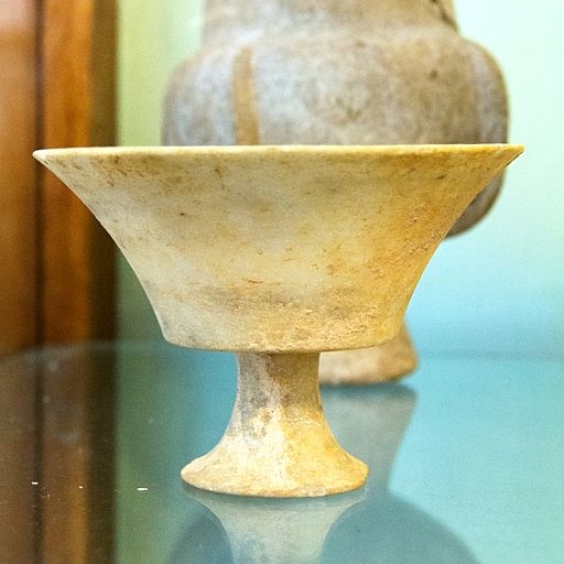 Mramorový kalich z jihovýchodu Naxu, 2800 až 2300 BC. Archeologické muzeum v Apeiranthu na Naxu. Kredit: Zde, Wikimedia Commons