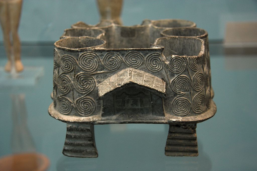 Model sýpky z ostrova Mélu (Milosu), kolem 2500 př. n. l., steatit, odhadem 15 cm. Staatliche Antikensammlungen München. Kredit: Zde, Wikimedia Commons.