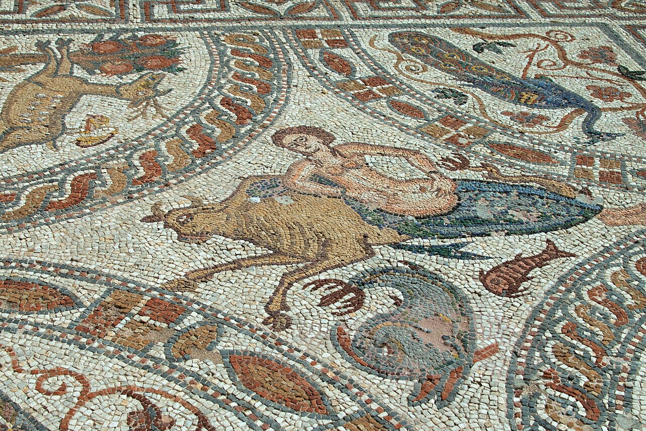 Pozdně antická mozaika z Aplomaty na Naxu. Únos Európy. Kredit: Zde, Wikimedia Commons. Licence CC 4.0.