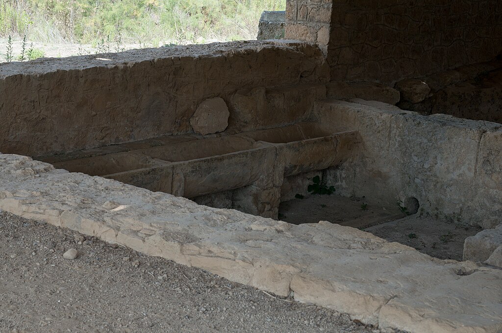 Nemea, helénistické lázně nebo spíše koupelny. Kredit: Zde, Wikimedia Commons. Licence CC 4.0.