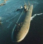 Obr.č.18) Standardně a spolehlivě využívají relativně malé jaderné reaktory vojenské ponorky. Ruská ponorka na jaderný pohon třídy Akula Typhoon (zdroj)