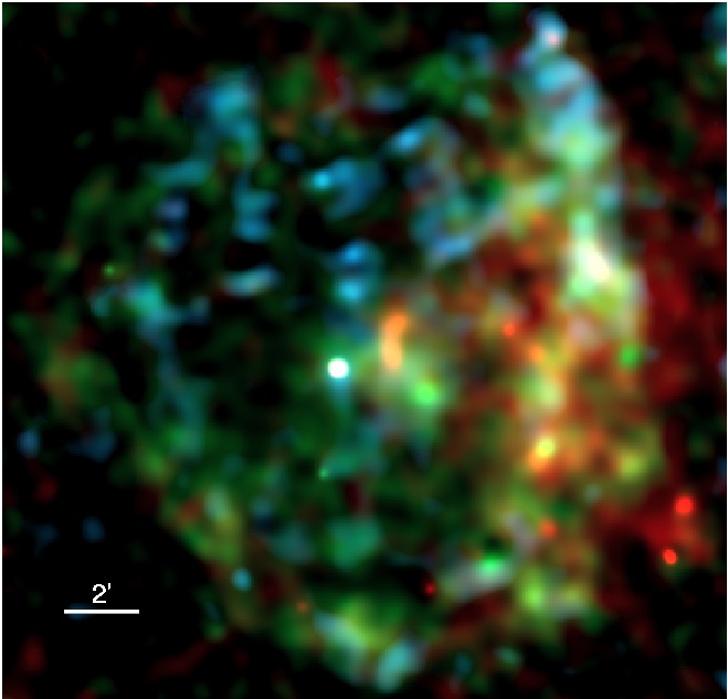 Kombinovaný snímek objektu J1119–6127, neutronové hvězdy dvou tváři, jež je jednou spíše radiovým zdrojem, jindy magnetarem. Červená barva odpovídá rozsahu energií 0,3–1,5 keV, zelená 1,5–3,0 keV a modrá 3.,0–10,0 keV. Kredit: Pivovaroff et al., 2001