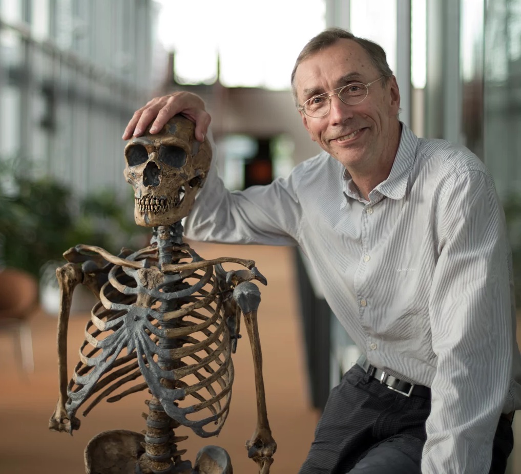 Svante Pääbo (vpravo), ředitel Max Planck Institute for Evolutionary Anthropology. Kredit: Karsten Möbius.