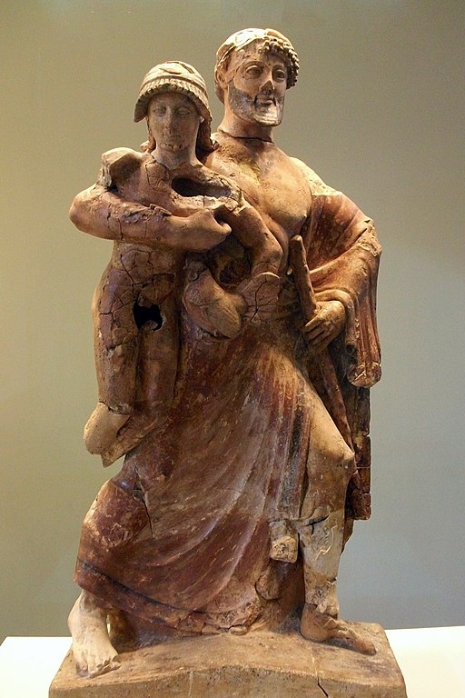 Zeus unáší Ganyméda, 480–479 př. n. l. Archeologické muzeum v Olympii. Kredit: Joanbanjo, Wikimedia Commons.