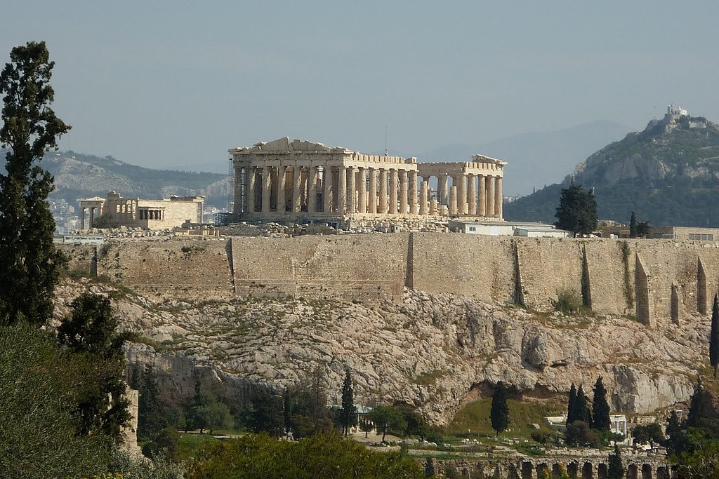 Parthenón od Filopappova památníku. Kredit: Robert Freeman, Wikimedia Commons. Licence CC 3.0.