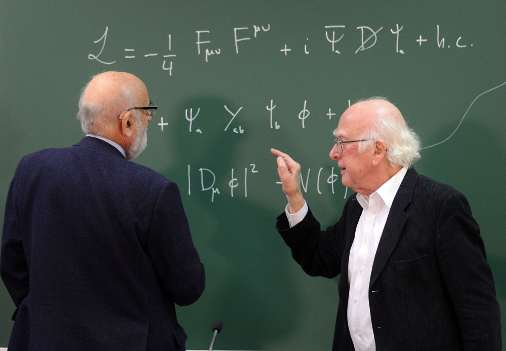 Peter Higgs a Francois Englert v laboratoĹ™i CERN (zdroj CERN).