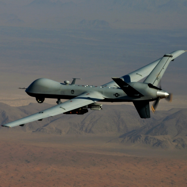 VyzbrojenĂ˝ MQ-9 Reaper od General Atomics. Kredit: US Air Force.