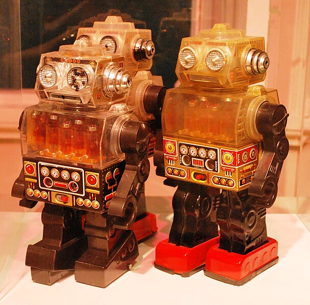 Roboti úspěšně pronikli mezi hračky. Kredit: Wikimedia Commons, AlejandroLinaresGarcia, CC BY-SA 4.0.